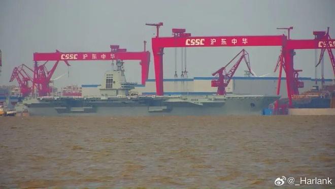 官宣！“福建”舰南下穿过台湾海峡前往南部战区海军某地即将正式入列？